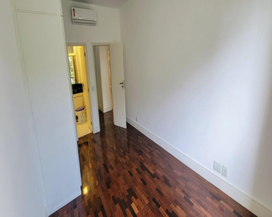 Imagem Imóvel com 3 Quartos à Venda, 150 m² em Ipanema - Rio De Janeiro Imagem Imóvel com 3 Quartos à Venda, 150 m² em Ipanema - Rio De Janeiro