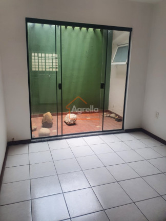 Imagem Casa com 2 Quartos à Venda, 200 m² em Jardim Igaçaba - Mogi Guaçu Imagem Casa com 2 Quartos à Venda, 200 m² em Jardim Igaçaba - Mogi Guaçu