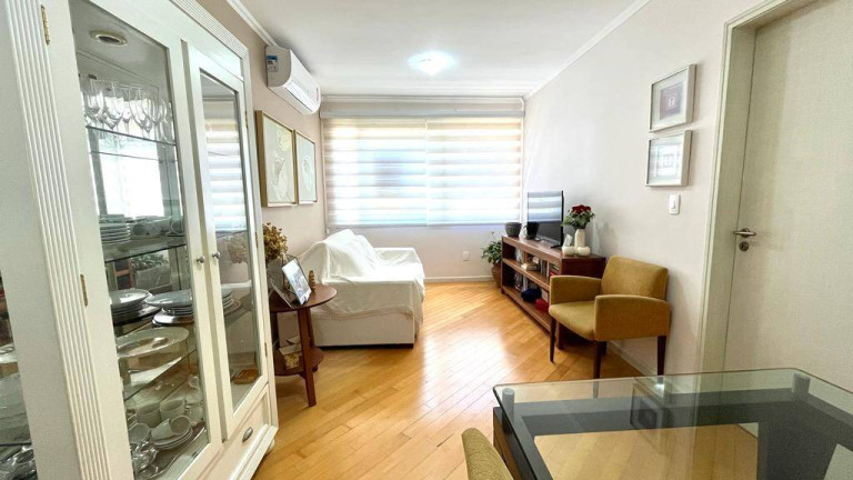 Imagem Apartamento com 2 Quartos à Venda, 67 m² em São João - Porto Alegre Imagem Apartamento com 2 Quartos à Venda, 67 m² em São João - Porto Alegre
