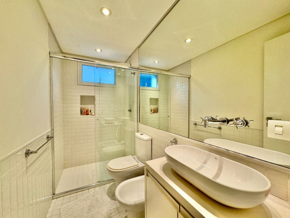 Imagem Apartamento com 3 Quartos à Venda, 120 m² em Pitangueiras - Guarujá Imagem Apartamento com 3 Quartos à Venda, 120 m² em Pitangueiras - Guarujá