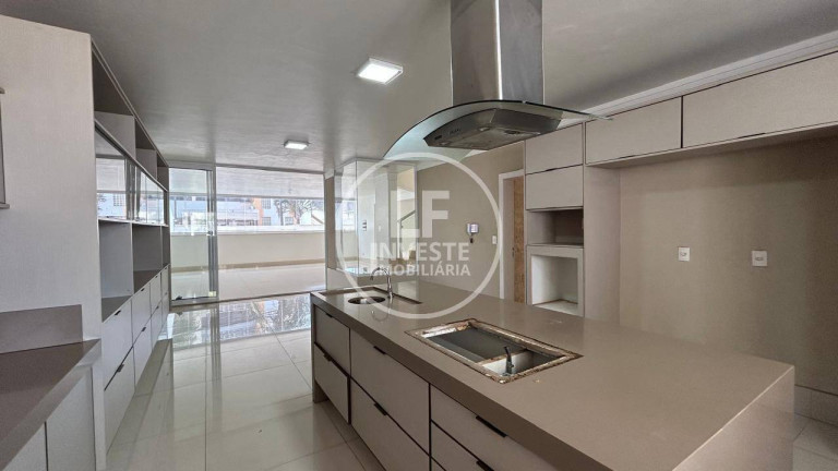 Imagem Sobrado com 8 Quartos à Venda, 700 m² em Setor Bueno - Goiânia