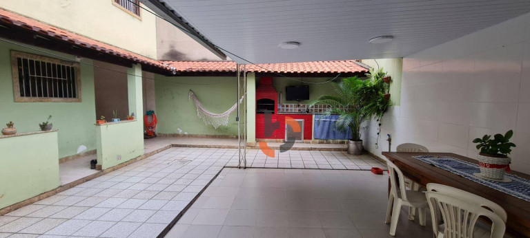 Imagem Casa com 4 Quartos à Venda, 212 m² em Caonze - Nova Iguaçu