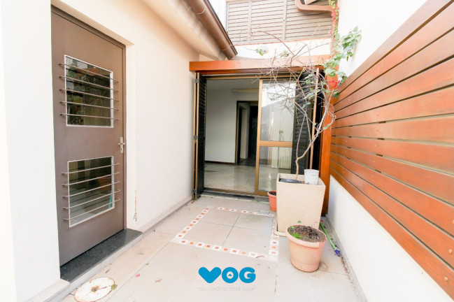 Imagem Casa com 3 Quartos à Venda, 280 m² em Chácara Das Pedras - Porto Alegre Imagem Casa com 3 Quartos à Venda, 280 m² em Chácara Das Pedras - Porto Alegre