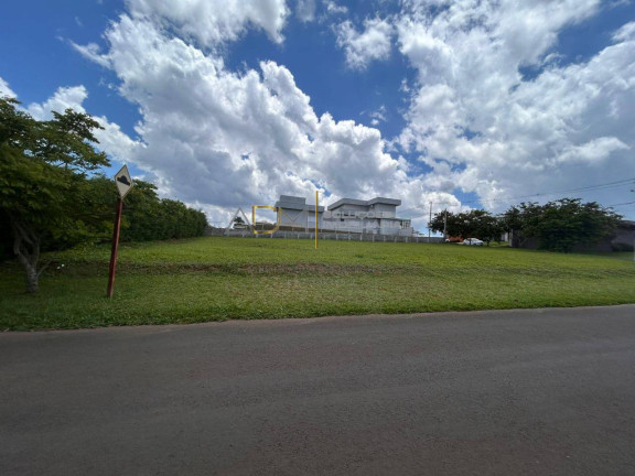 Terreno à Venda, 1.100 m² em Residencial Parque Laguna I - Botucatu