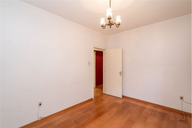 Imagem Casa com 4 Quartos à Venda,  em Petrópolis - Porto Alegre