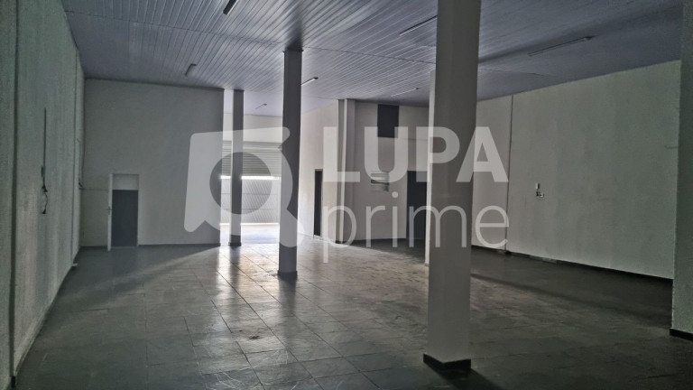 Imóvel Comercial para Alugar, 450 m² em Vila Sabrina - São Paulo
