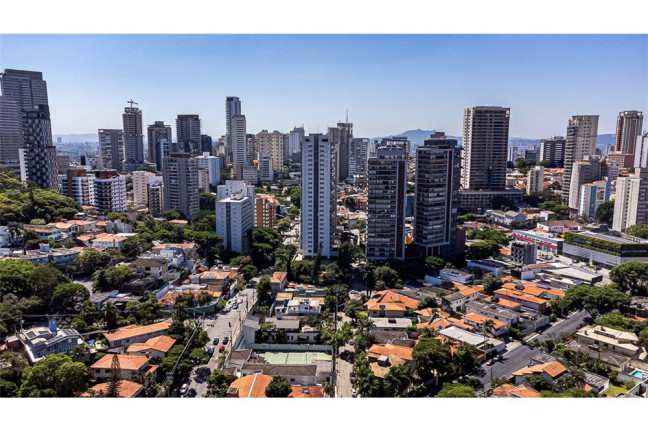 Imagem Casa com 3 Quartos à Venda, 709 m² em Pinheiros - São Paulo Imagem Casa com 3 Quartos à Venda, 709 m² em Pinheiros - São Paulo