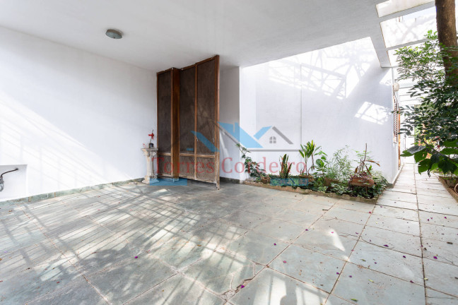Imagem Sobrado com 5 Quartos à Venda, 304 m² em Jardim Leonor - São Paulo Imagem Sobrado com 5 Quartos à Venda, 304 m² em Jardim Leonor - São Paulo