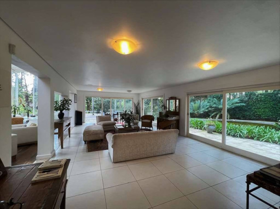 Imagem Casa com 6 Quartos à Venda,  em Vila Santo Antonio - Cotia