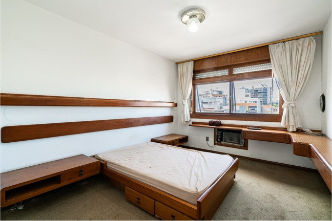 Imagem Apartamento com 4 Quartos à Venda, 232 m² em Petrópolis - Porto Alegre