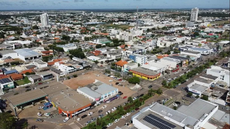 Imagem Galpão à Venda, 1.300 m² em Centro - Sinop Imagem Galpão à Venda, 1.300 m² em Centro - Sinop