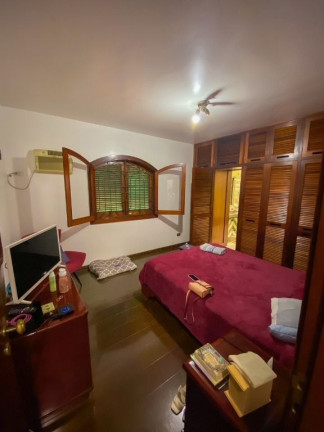 Imagem Casa com 3 Quartos à Venda, 245 m² em Pitangueiras - Guarujá Imagem Casa com 3 Quartos à Venda, 245 m² em Pitangueiras - Guarujá