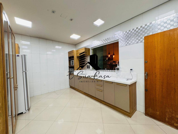 Imagem Casa com 3 Quartos à Venda, 250 m² em Cabral - Contagem Imagem Casa com 3 Quartos à Venda, 250 m² em Cabral - Contagem
