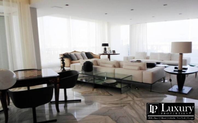 Imagem Cobertura com 3 Quartos à Venda, 699 m² em Vila Nova Conceição - São Paulo
