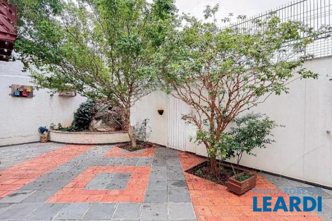 Imagem Sobrado com 3 Quartos à Venda, 338 m² em Campestre - Santo André