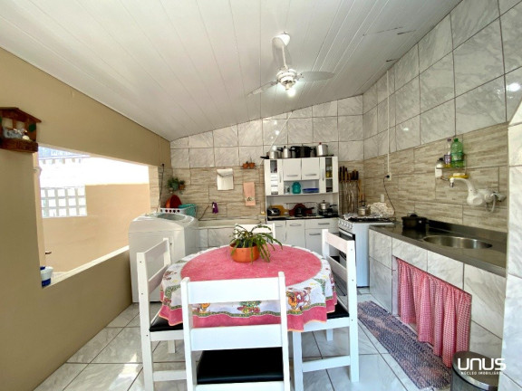 Imagem Casa com 3 Quartos à Venda, em Estreito - Florianópolis Imagem Casa com 3 Quartos à Venda, em Estreito - Florianópolis