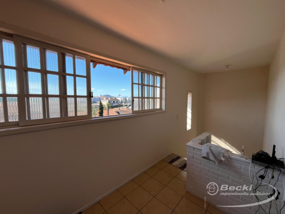 Imagem Casa com 4 Quartos à Venda, 219 m² em Floresta - Joinville