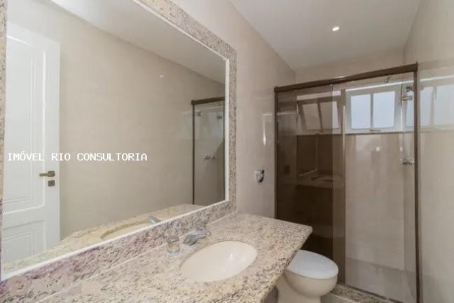 Imagem Casa com 4 Quartos à Venda, 260 m² em Rio De Janeiro Imagem Casa com 4 Quartos à Venda, 260 m² em Rio De Janeiro