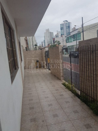 Imagem Sobrado com 3 Quartos à Venda, 130 m² em Centro - Balneário Camboriú
