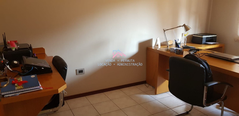Imagem Sobrado com 4 Quartos à Venda, 320 m² em Centro - Cabreúva