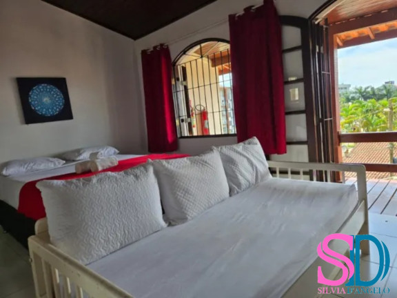 Imagem Casa com 12 Quartos à Venda, 1.500 m² em Praia Grande - Ubatuba Imagem Casa com 12 Quartos à Venda, 1.500 m² em Praia Grande - Ubatuba