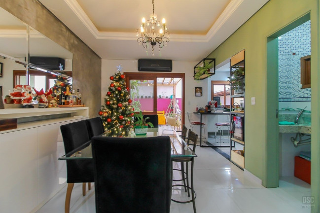 Imagem Casa com 3 Quartos à Venda, 210 m² em Hípica - Porto Alegre Imagem Casa com 3 Quartos à Venda, 210 m² em Hípica - Porto Alegre