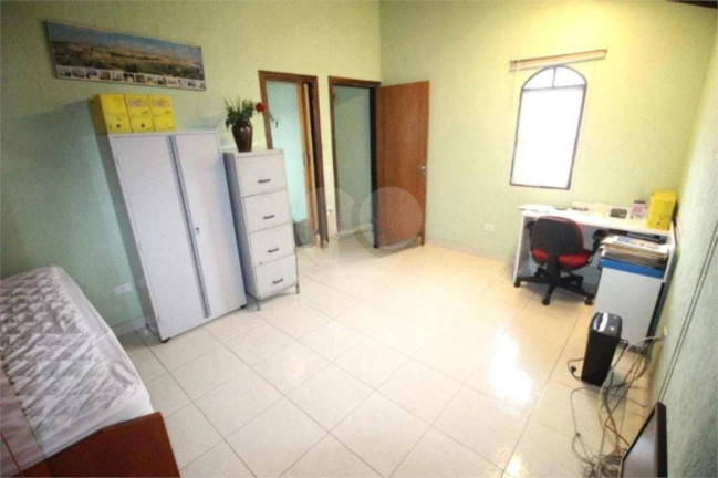 Imagem Sobrado com 4 Quartos à Venda, 250 m² em Km 18 - Osasco Imagem Sobrado com 4 Quartos à Venda, 250 m² em Km 18 - Osasco