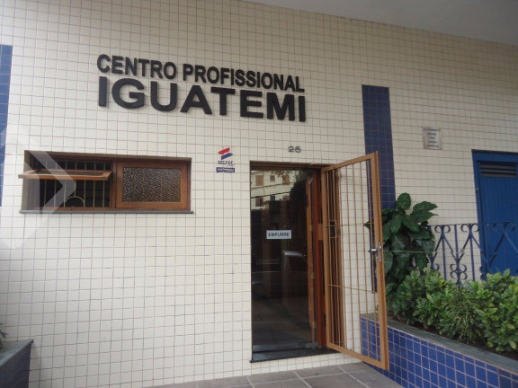 Sala Comercial à Venda, 59 m² em Passo Da Areia - Porto Alegre
