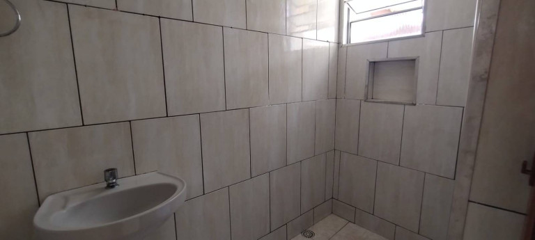 Imagem Casa com 1 Quarto para Alugar, em Jardim Dona Sinhá - São Paulo Imagem Casa com 1 Quarto para Alugar, em Jardim Dona Sinhá - São Paulo