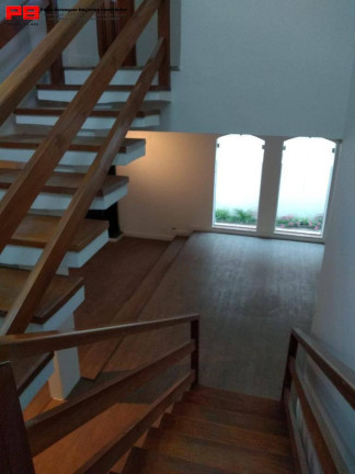 Casa com 4 Quartos para Alugar, 252 m² em Santo Amaro - São Paulo