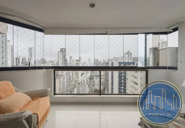 Imagem Apartamento com 3 Quartos à Venda, 126 m² em Centro - Balneário Camboriú Imagem Apartamento com 3 Quartos à Venda, 126 m² em Centro - Balneário Camboriú