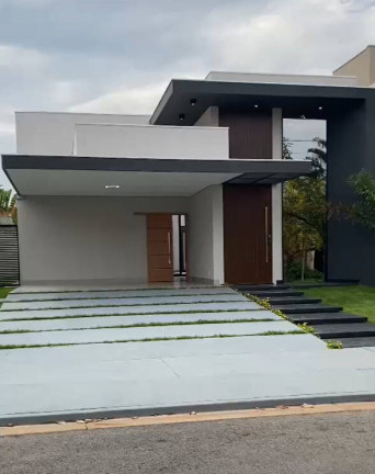 Casa de Condomínio com 3 Quartos à Venda, 206 m² em Jardim Itália - Cuiabá