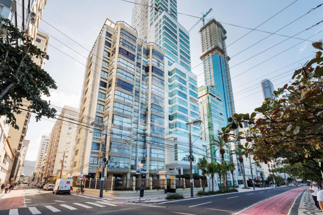 Imagem Apartamento com 2 Quartos para Alugar, 150 m² em Centro - Balneario Camboriu Imagem Apartamento com 2 Quartos para Alugar, 150 m² em Centro - Balneario Camboriu