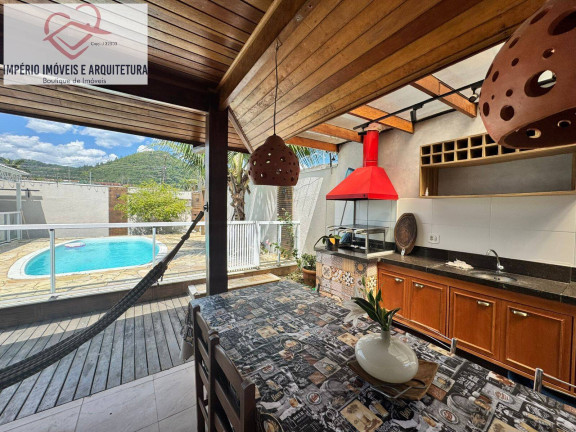 Imagem Casa com 4 Quartos à Venda, em Martim De Sá - Caraguatatuba Imagem Casa com 4 Quartos à Venda, em Martim De Sá - Caraguatatuba