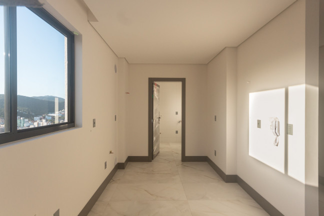Imagem Apartamento com 3 Quartos à Venda, 130 m² em Centro - Balneário Camboriú Imagem Apartamento com 3 Quartos à Venda, 130 m² em Centro - Balneário Camboriú