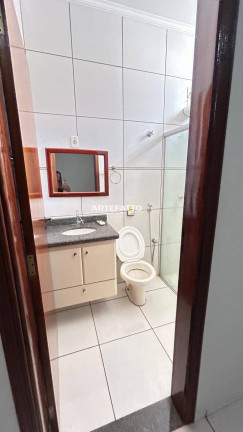 Imagem Casa com 3 Quartos à Venda, 270 m²