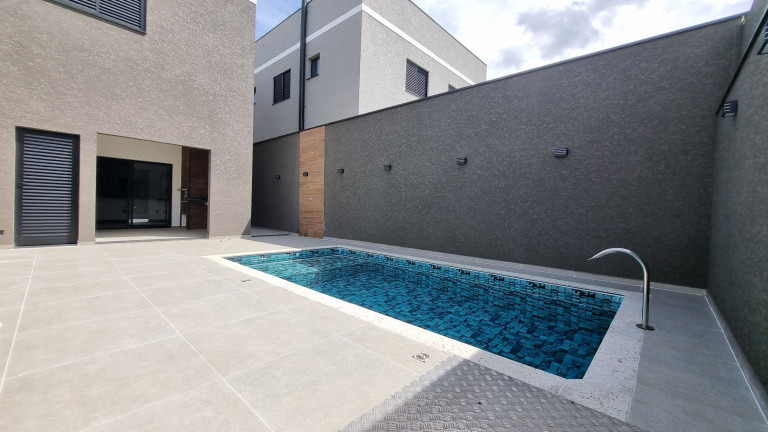 Imagem Casa com 3 Quartos à Venda, 162 m² em Vila Petrópolis - Atibaia Imagem Casa com 3 Quartos à Venda, 162 m² em Vila Petrópolis - Atibaia