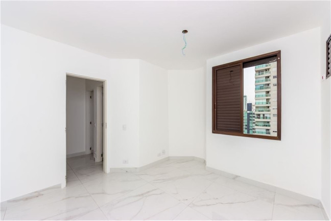 Imagem Imóvel com 3 Quartos à Venda, 250 m² em Moema - São Paulo Imagem Imóvel com 3 Quartos à Venda, 250 m² em Moema - São Paulo