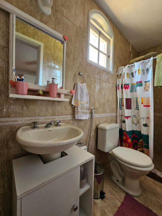 Imagem Casa com 2 Quartos à Venda, 110 m² em Albuquerque - Teresópolis