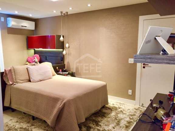 Imagem Casa com 5 Quartos à Venda, 750 m² em Barra Da Tijuca - Rio De Janeiro Imagem Casa com 5 Quartos à Venda, 750 m² em Barra Da Tijuca - Rio De Janeiro