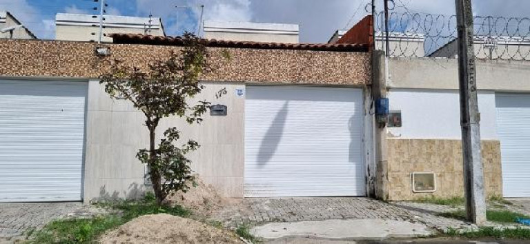 Casa com 1 Quarto à Venda, 125 m² em Piratininga - Maracanau