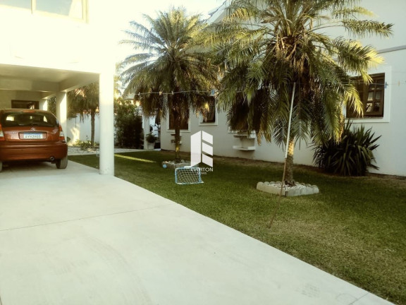 Imagem Casa com 3 Quartos à Venda, 200 m² em Camobi - Santa Maria