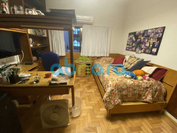 Imagem Apartamento com 4 Quartos à Venda, 280 m² em Copacabana - Rio De Janeiro Imagem Apartamento com 4 Quartos à Venda, 280 m² em Copacabana - Rio De Janeiro