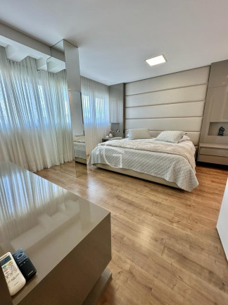 Imagem Imóvel com 4 Quartos à Venda, 291 m² em América - Joinville