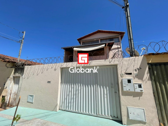 Imagem Casa com 5 Quartos para Alugar, em Centro - Montes Claros Imagem Casa com 5 Quartos para Alugar, em Centro - Montes Claros