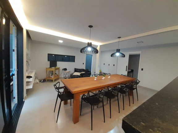 Imagem Casa com 4 Quartos para Temporada, 150 m² em Zimbros - Bombinhas Imagem Casa com 4 Quartos para Temporada, 150 m² em Zimbros - Bombinhas