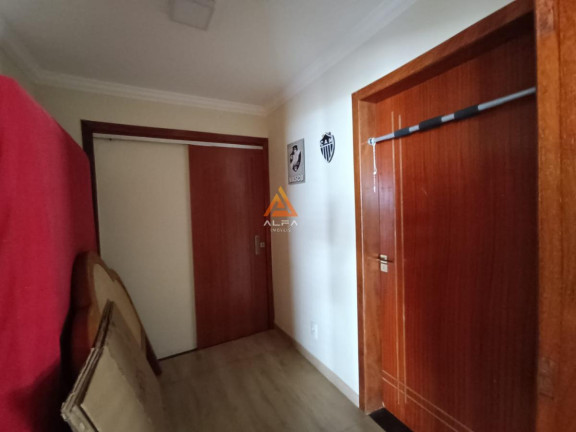 Imagem Casa com 4 Quartos à Venda, 300 m²