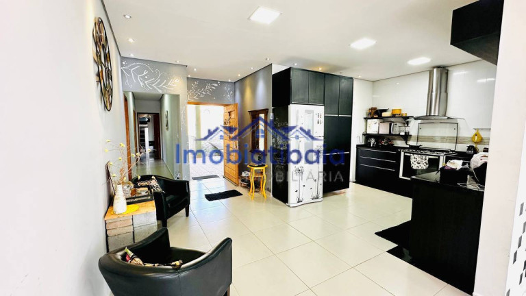 Imagem Casa com 4 Quartos à Venda, 1 m² em Centro - Joanópolis Imagem Casa com 4 Quartos à Venda, 1 m² em Centro - Joanópolis