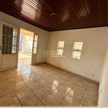 Imagem Casa com 3 Quartos à Venda, 180 m² em Jardim Comodoro - Cuiabá