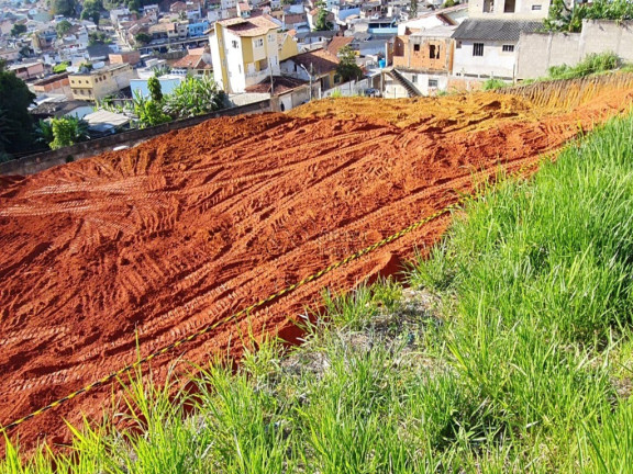 Terreno à Venda, 2.400 m² em Miramar - Macaé